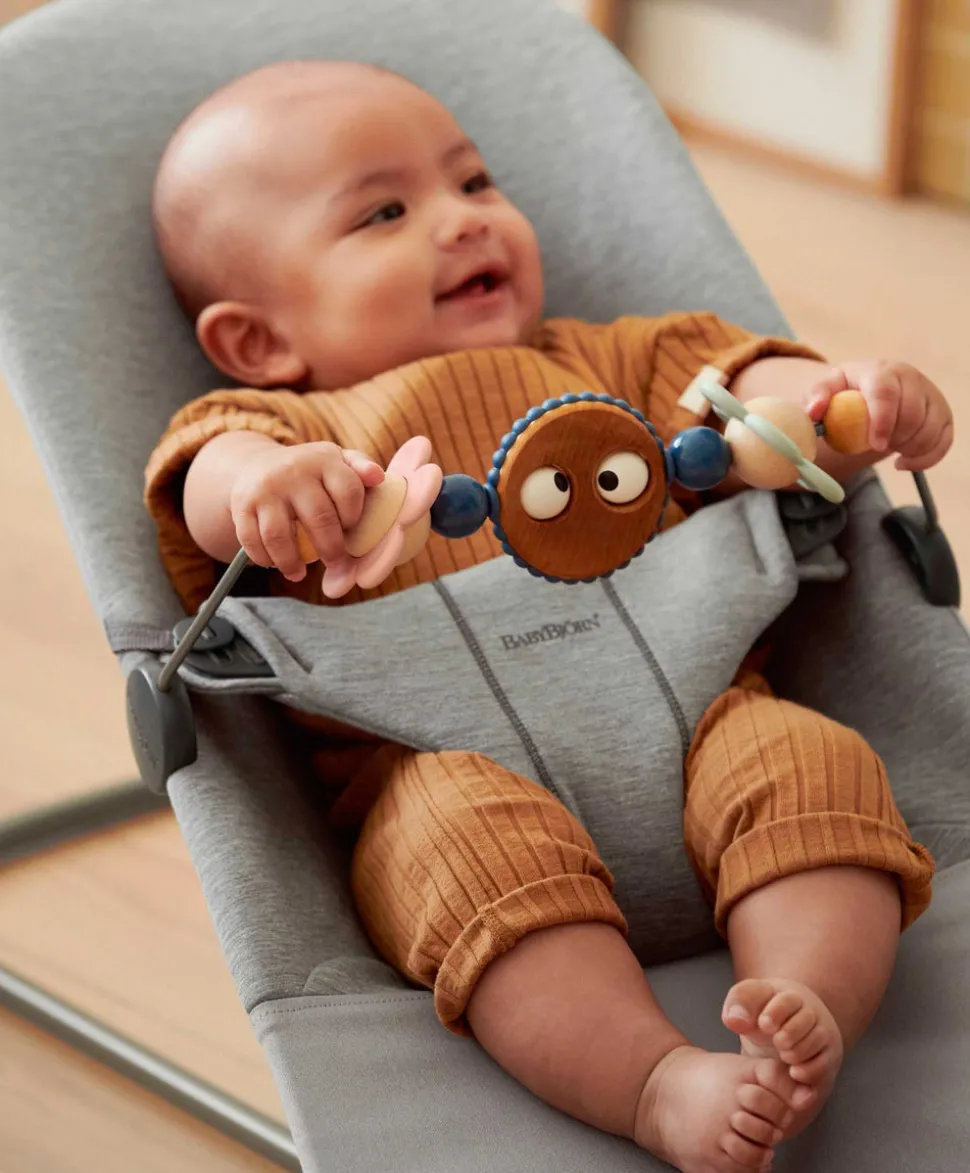 BabyBjörn Baby Bouncer and Toy Bar – Light Beige